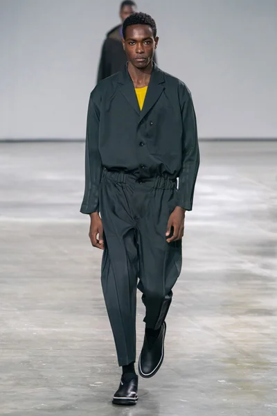 Look 32